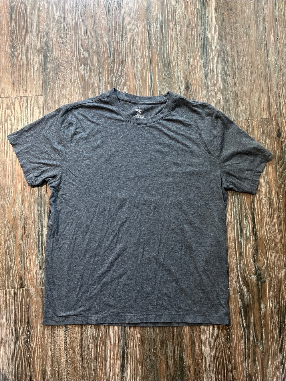 Fabletics Men's Short Sleeve Crewneck T-Shirt in Charcoal